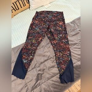 Lululemon Scalloped Crops Size 10